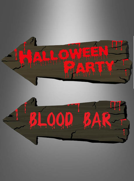 Zwei hölzerne Wegweiser-Schilder zum Thema Halloween sorgen mit rotem, herabtropfendem Text für einen gruseligen Effekt. Auf dem oberen Schild steht „Halloween-Party“, das untere weist in Richtung „Blood Bar“ – beide Partyschilder zeigen nach links vor einem grauen Hintergrund mit Farbverlauf und sind eine auffällige Halloween-Dekoration, die Ihre gruselige Feier bereichert.