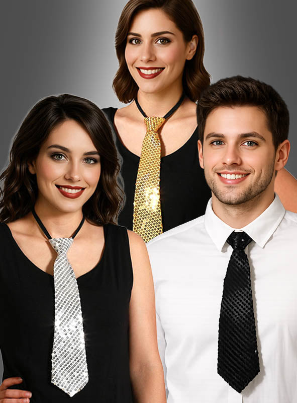 Drei Personen, die die „Krawatte mit Pailletten Unisex“ tragen – eine in Gold, eine in Silber und eine in Schwarz –, posieren vor einem grauen Hintergrund mit Farbverlauf und lächeln alle. Diese auffälligen „Krawatten mit Pailletten Unisex“ sind das perfekte Party-Accessoire, um jedem Anlass Glanz und Spaß zu verleihen.
