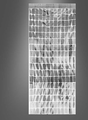 Eine Party-Dekorationsfolie als Hintergrund (100 x 200 cm) mit einem Rastermuster aus vertikalen und horizontalen weißen Linien auf einem abstrakten, grautonigen Hintergrund mit dezenten metallischen Akzenten.