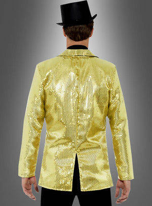 Eine Person, die eine „goldene Jacke mit Pailletten“ und einen schwarzen Zylinder trägt, von hinten vor einem grau abgestuften Hintergrund abgebildet.