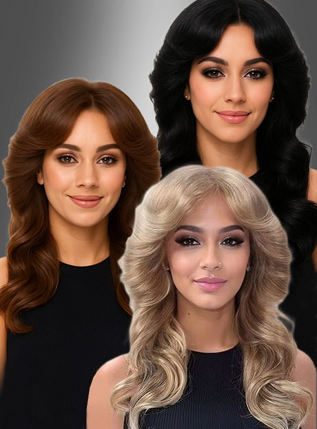 Drei Frauen mit voluminösen, gestylten Frisuren in Braun-, Schwarz- und Blondtönen stehen vor einem vertikalen grauen Farbverlaufshintergrund und tragen alle schwarze, ärmellose Oberteile. Ihre glamourösen Frisuren im Stil der 70er-Jahre-Föhnwelle-Damenperücken erinnern an den kultigen Vintage-Charme der Disco-Ära.