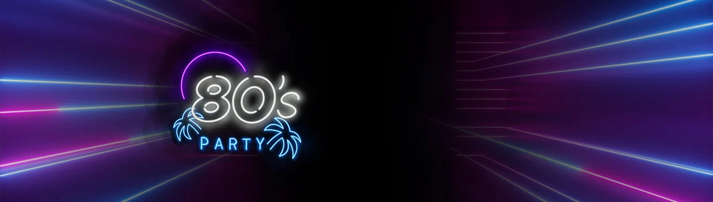 Neon-Partyschild im 80er-Jahre-Stil mit Palmen auf dunklem Hintergrund, umgeben von blau und rosa leuchtenden Linien, die eine retro-futuristische Atmosphäre schaffen.