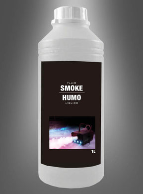 Eine 1-Liter-Flasche „Eurolite Nebelfluid für Nebelmaschinen“ mit einem Etikett, auf dem eine Nebelmaschine zu sehen ist, aus der bunter Rauch austritt.