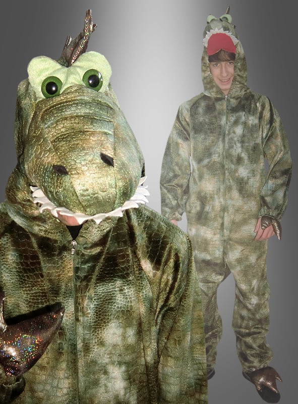Zwei Personen tragen grüne Dinosaurier-Kostüme für Erwachsene; eine zeigt das komplette Outfit, während die andere den Fokus auf die detailreichen Kopf- und Gesichtsmerkmale des Kostüms legt – beide posieren vor einem schlichten grauen Hintergrund.