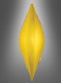 Goldene, symmetrische, blattförmige Skulptur „Ornament Folienballon Gold“ mit glatter Oberfläche, vertikal vor einem grau verlaufenden Hintergrund dargestellt.