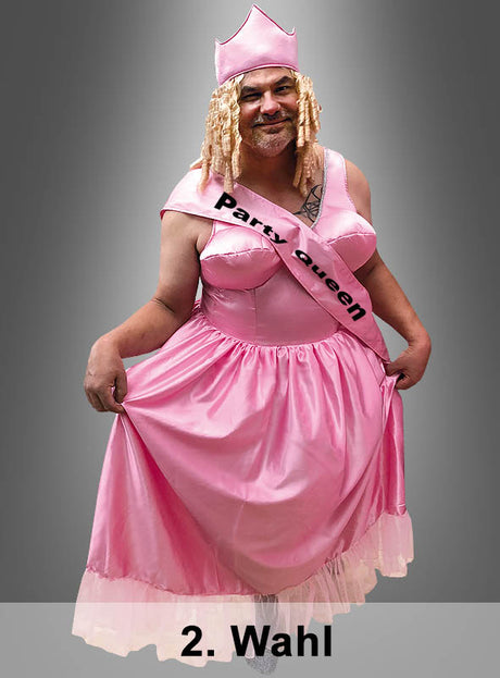 Eine Person, die das „2. Wahl Schönheitskönigin“-Männerkostüm trägt – bestehend aus einem rosa Kleid, einer Schärpe mit der Aufschrift „Party Queen“ und einer Krone –, posiert vor einem Hintergrund mit Farbverlauf, auf dem unten „2. Wahl“ zu sehen ist.