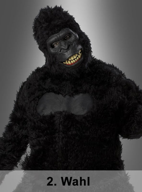 Eine Person, die das „2. Wahl Gorilla-Kostüm mit beweglicher Ani-Motion-Maske“ trägt, steht vor einem grauen Hintergrund mit Farbverlauf. Sie trägt das beeindruckende, dunkle, pelzige Tierkostüm für Herren, das sich ideal als Karnevalskostüm in Größe XL eignet. Der Text unten lautet „2. Wahl“.