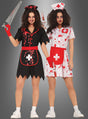 Zwei Frauen in Zombie-Krankenschwester-Kostümen stehen nebeneinander: Die eine trägt ein schwarzes Kleid mit roten Blutspritzern, die andere hat sich für ein weißes Halloween-Outfit mit passenden roten Akzenten entschieden. Beide halten themenbezogene Requisiten in den Händen, haben zerzaustes Haar und auffälliges Make-up, während sie gemeinsam vor einem grauen Hintergrund posieren.