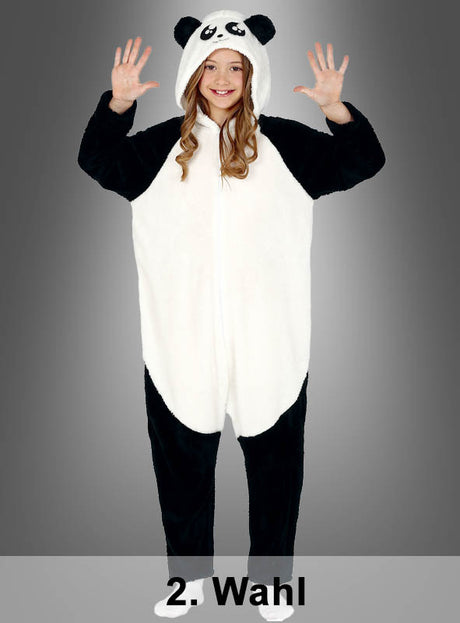 Ein Kind, das den „2. Wahl Kostüm Panda Overall Kinder“ trägt, steht mit erhobenen Händen vor einem grauen Hintergrund, wobei unten der Text „2. Wahl“ zu sehen ist.