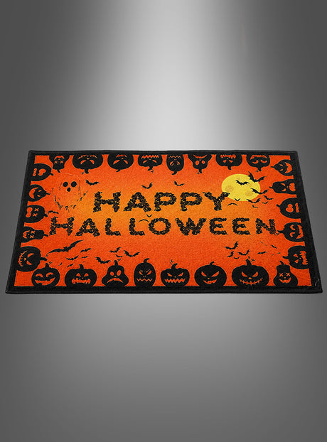 Rechteckige Halloween-Fußmatte für den Eingangsbereich mit auffälligem „Happy Halloween“-Schriftzug, schwarzen Kürbislaternen, Fledermäusen und einem Vollmond auf leuchtend orangefarbenem Hintergrund – perfekt als festliche Halloween-Dekoration für Ihren Eingangsbereich.