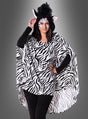 Eine Person, die den Plüsch-Zebra-Poncho in den Größen XS bis XXXL trägt – mit schwarz-weißen Streifen, Zebra-Ohren, Gesichtsbemalung und schwarzen Leggings –, steht vor einem grauen Hintergrund und bildet so ein auffälliges Karnevalskostüm oder einen verspielten Tierponcho.
